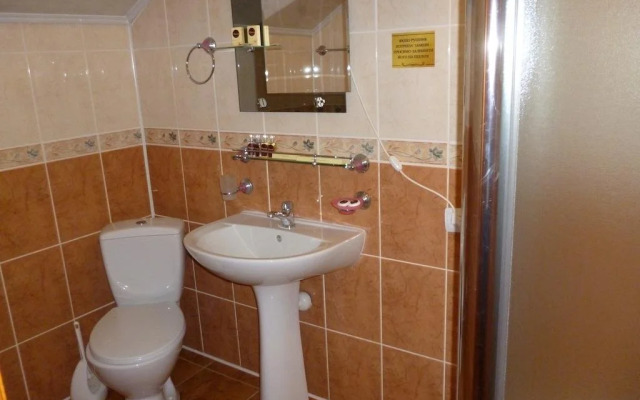 Erney Laz Hotel