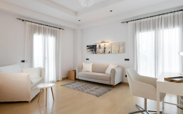 Love White Villa