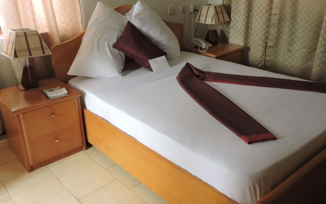 All Seasons Hotel