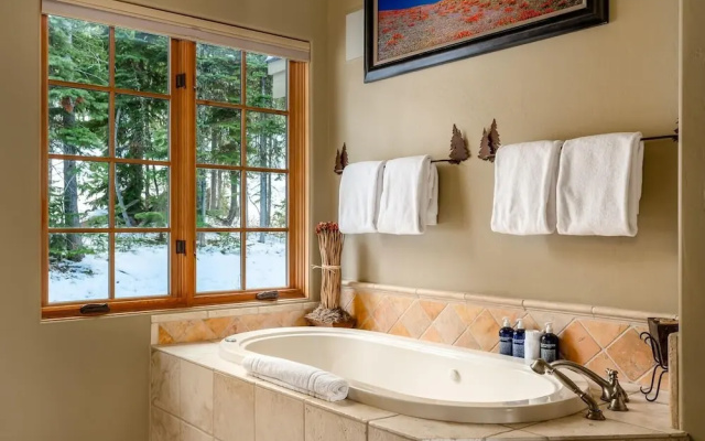 2 Mountain Home 3 Bedroom Home by Moonlight Basin Lodging