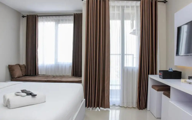 Comfort Studio at LRT City Jatibening Apartment