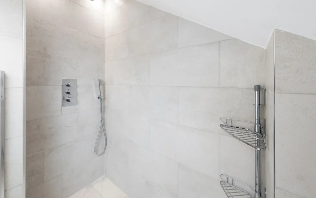 2 Bedroom Apartment near Town Center