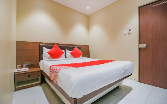 OYO 79617 Hotel Ahlan International