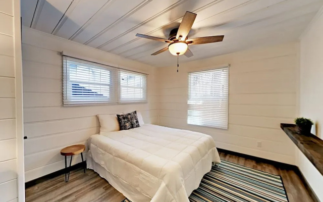 4093 Manzanita Ave Cabin Unit 4