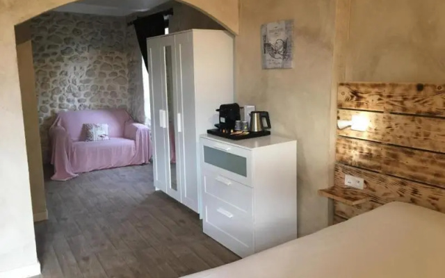 Logis Hotel Le Mas De Lily-Rose