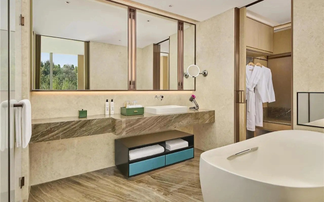 Chongqing Lijia Weilai Hotel, Curio Collection by Hilton