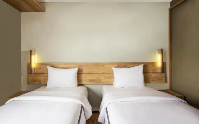 Up-Peak Hotel Simpang Lima Semarang Powered by Archipelago
