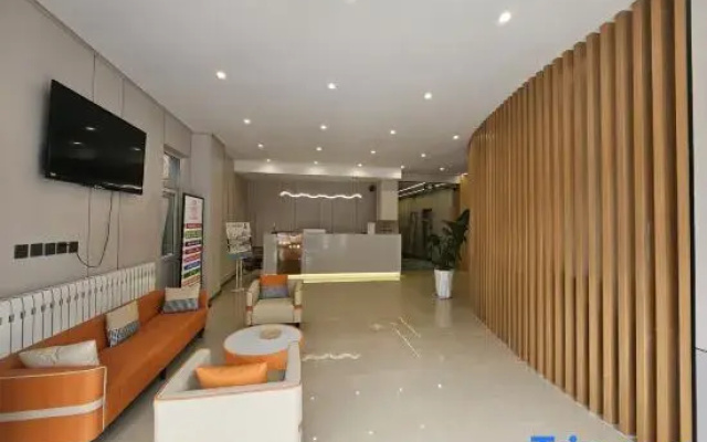 Longkou Huayi Collection Hotel