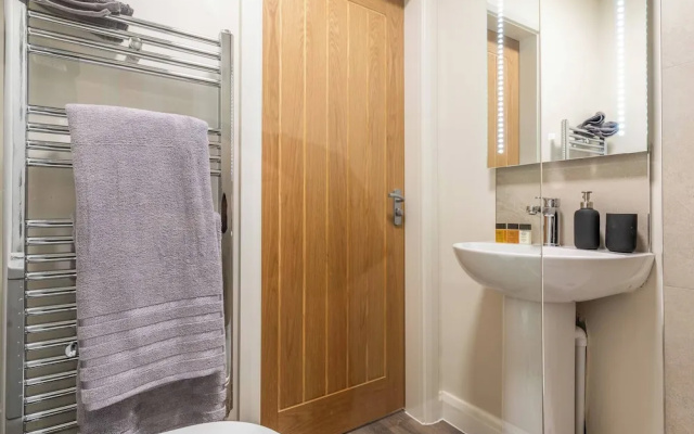 Aurum 6 - Chic 1BR Stay by DMU & City Centre