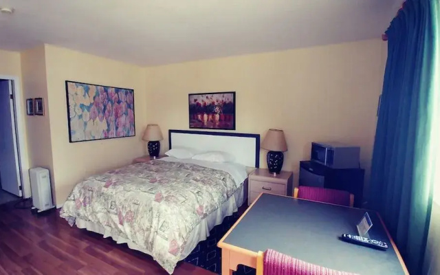 River Heights Motel