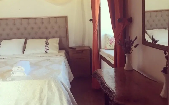 Alasonya Otel Köyiçi