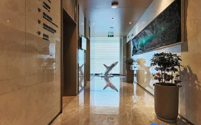 Yuhai Elegant Hotel (Ningbo Qianwan New Area Lishi Plaza )