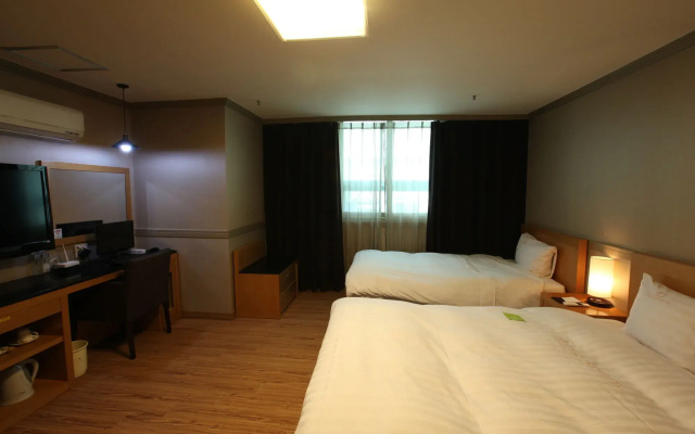 Changwon AT Business Hotel