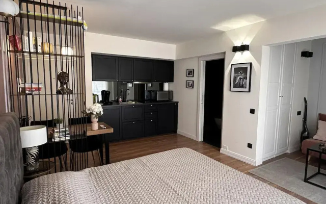 Modern Studio in the Heart of Cannes - 2242