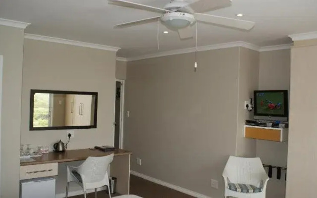 Moya Manzi Beach House