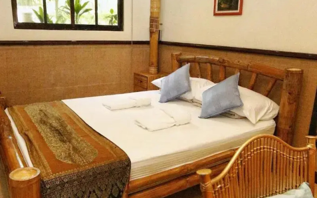 Noni's Resort