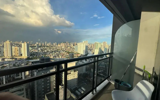 Gramercy Residences 1 bedroom w Balcony