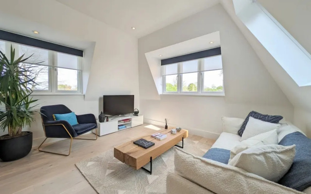 Modern Apartment in Moss Hall Court