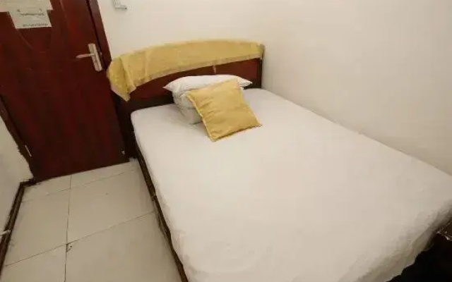 Baoji Yijia Hostel