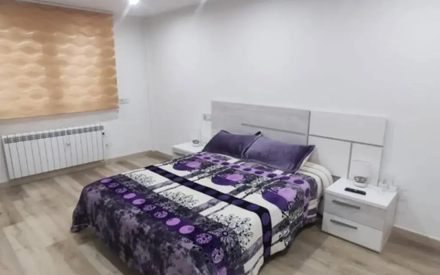 RECOMENDADO: Wifi+ 12 min ayto + 4 habs dobles + PARKING