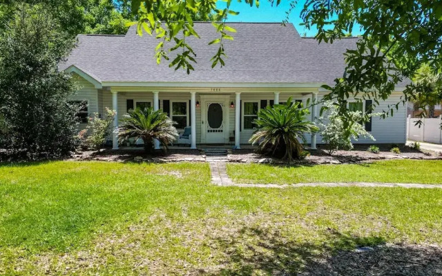 Southern Charm by Southern Vacation Rentals