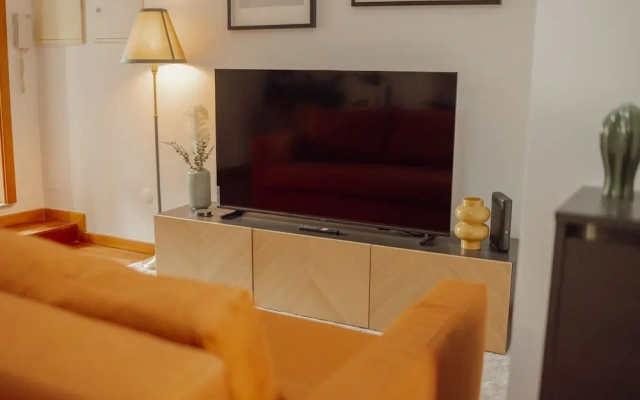 Modern Terrace 2BD Apartment by Vacationy