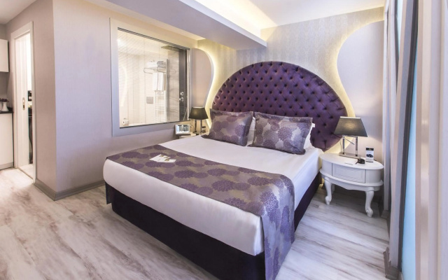 Demonti Otel