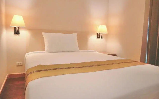 Icon Narindra Suites Hotel