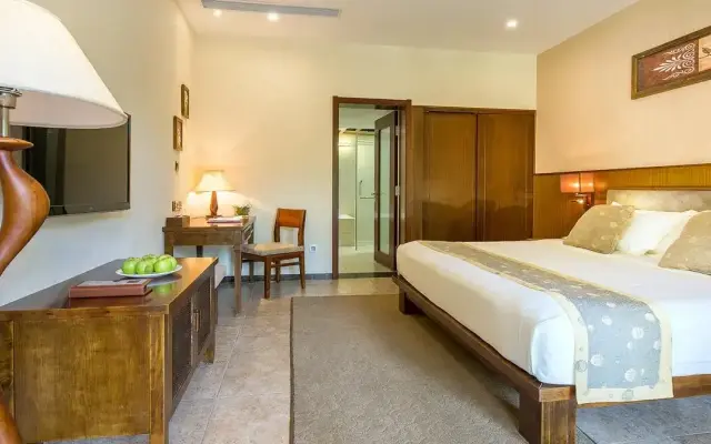 Yalong Bay Villas & Spa