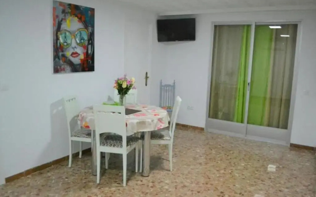 1 Bedroom Apartment With Gallery Balcony Free Netflix, air Conditioning