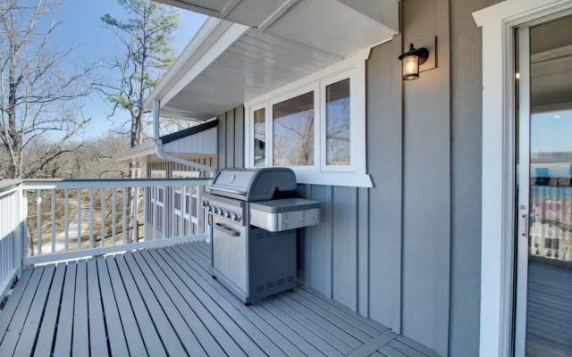 Beautiful Lakeview Home: Near Bull Shoals Lake!