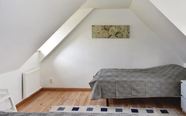 Nice Home in Borrby With 3 Bedrooms and Wifi