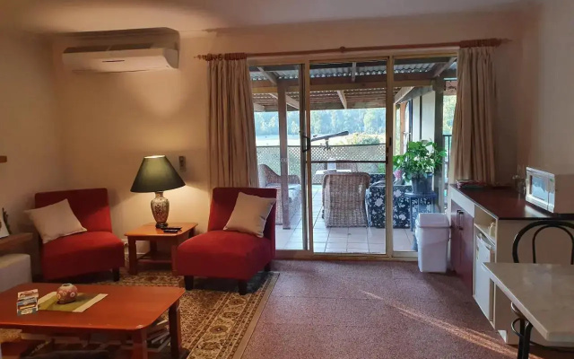 Oaktree Guest House