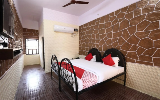 OYO 37992 Rawat Resorts
