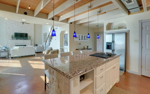Waterfront Granbury House w/ Deck & Private Dock!