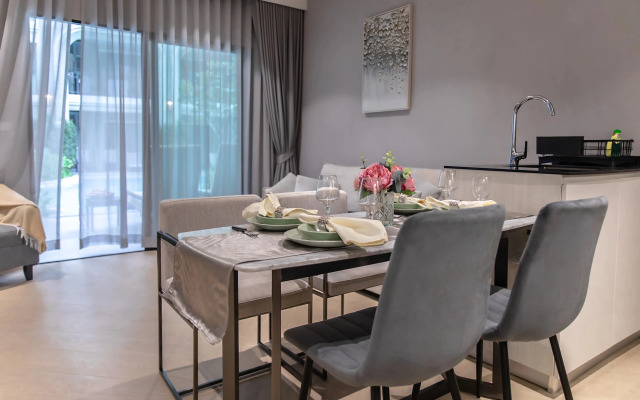 Апартаменты Title Legendary Pool Access 1-Bedroom Suite by TVC (D107)