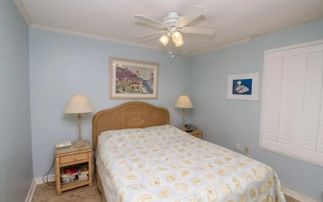 Pelican Beach 0712 2 Bedroom Condo by Pelican Beach Management