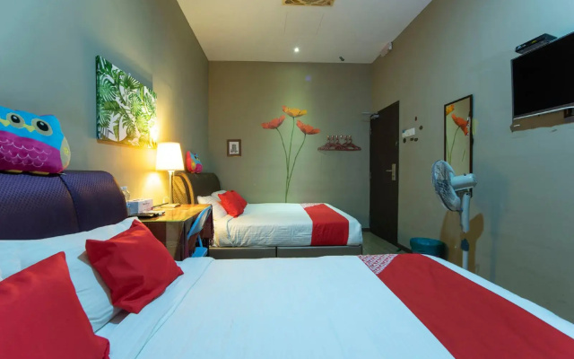 Hotel By The Park