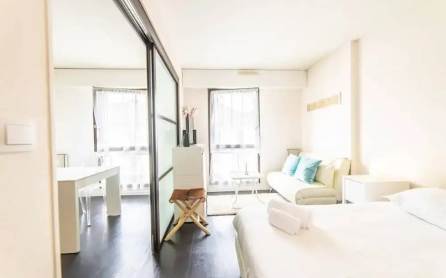 Revon Private Apartment Downtown