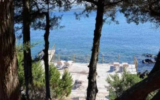 Villa for 6 by the Mediterranean Sea
