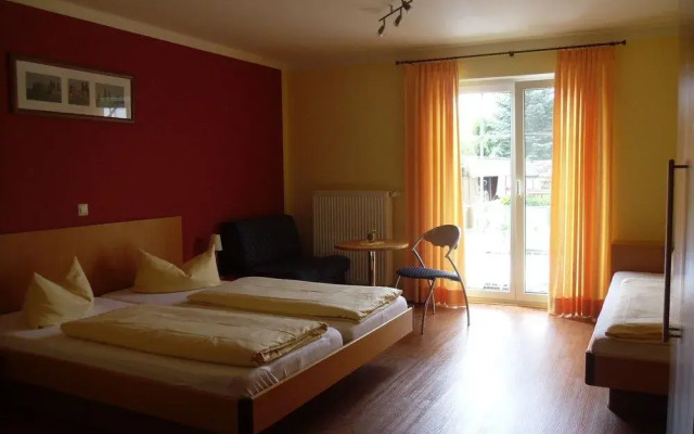 Hotel & Gästehaus Im Ziegelweg garni