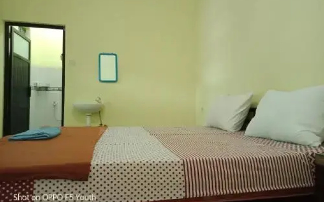 Yellow Hostel
