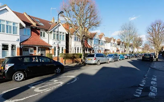 Veeve  House with Garden Meadvale Road Ealing