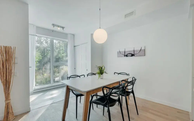 Two Bedroom Apartment in the Plateau by Namastay