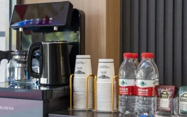 Meisite Hotel (Shenzhen Pingshan Railway Station Liuhe Subway Station)