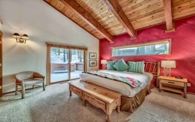 Your Roomy Northstar Retreat Awaits by RedAwning