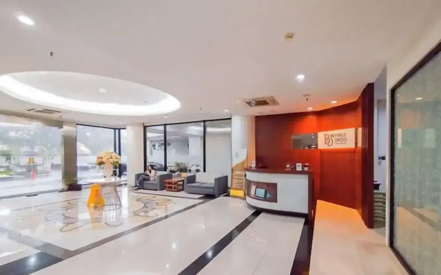 The Modern Monastery Studio At Beverly Dago Apartment