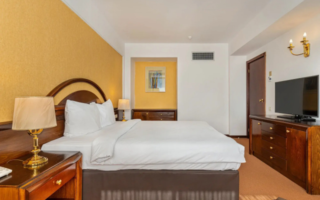 Aro Palace Hotel