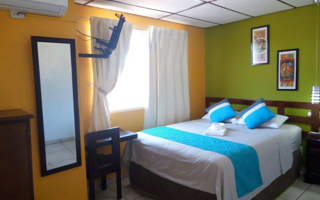 Hotel Tazumal House