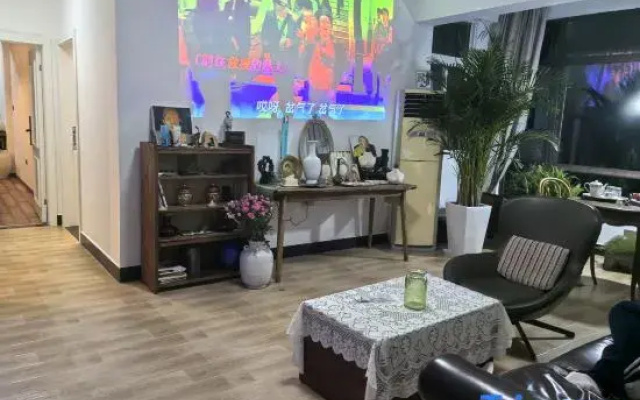 Lily Grocery Homestay (Taoxichuan Creative Plaza)